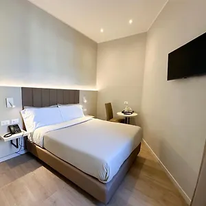  Hotel Giappone Italy