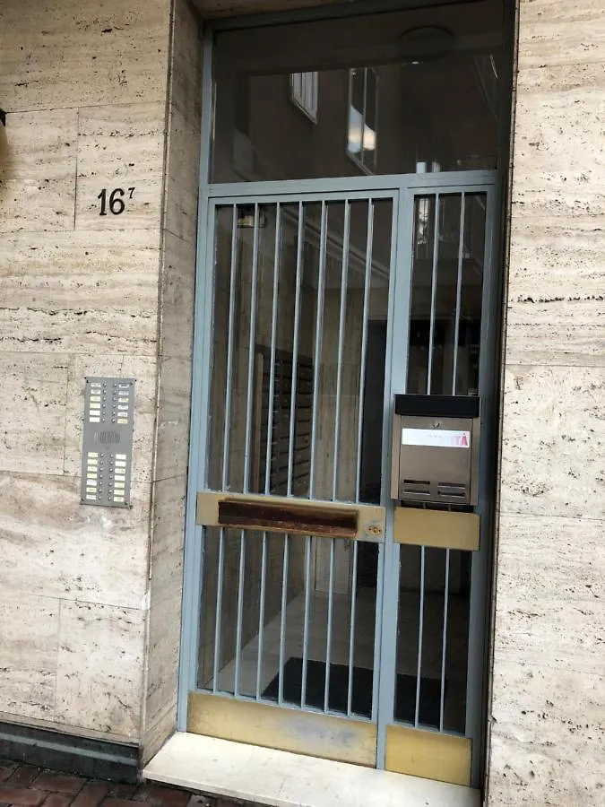 Tra Le Torri B&B - Ampia Stanza Privata In Appartamento Con Bagno Privato Accessibile Da Corridoio Bologna Bed & Breakfast